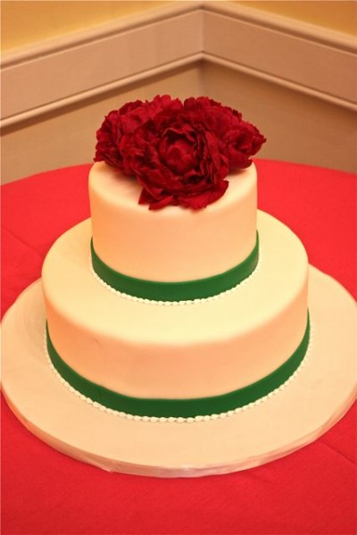 Wedding cake by Cakes by Leslie at the Decatur House museum with cake flowers from Elegance and Simplicity
