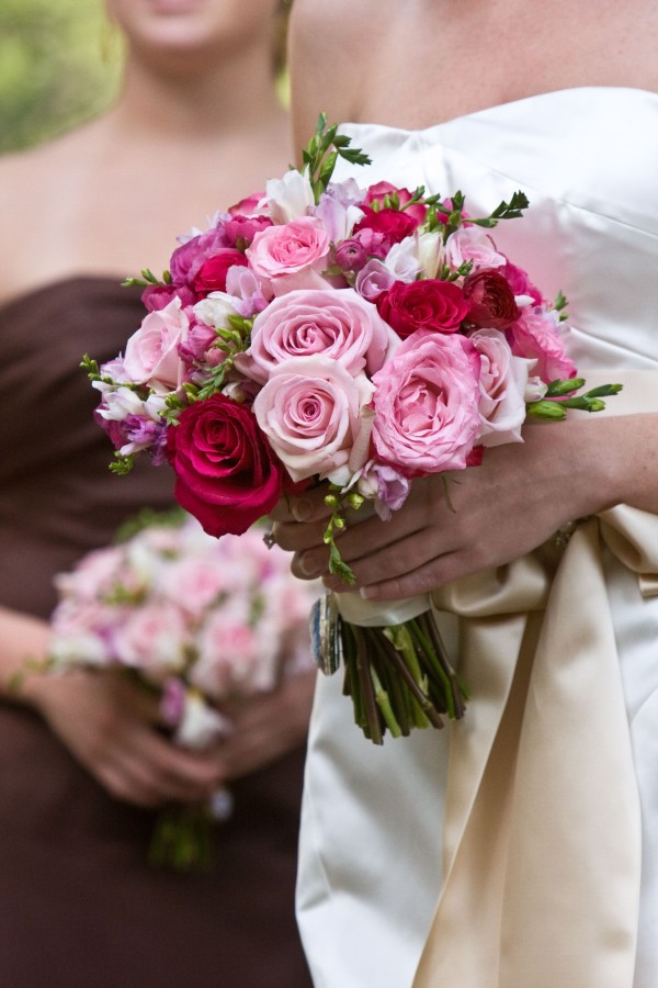 Pink bridal bouquet at the Decatur House